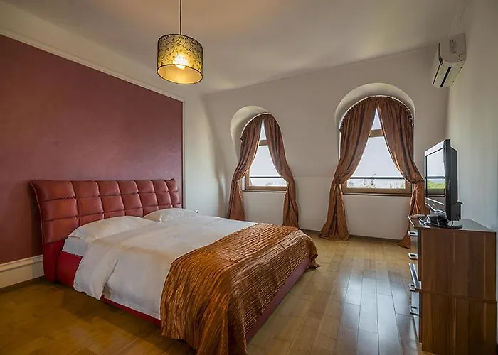 Purple Star Ξενοδοχείο με διαμερίσματα Άγιος Κωνσταντίνος και Ελένη