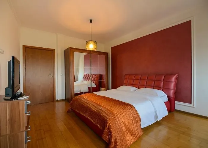 Aparthotel Purple Star Saints Constantine and Helena